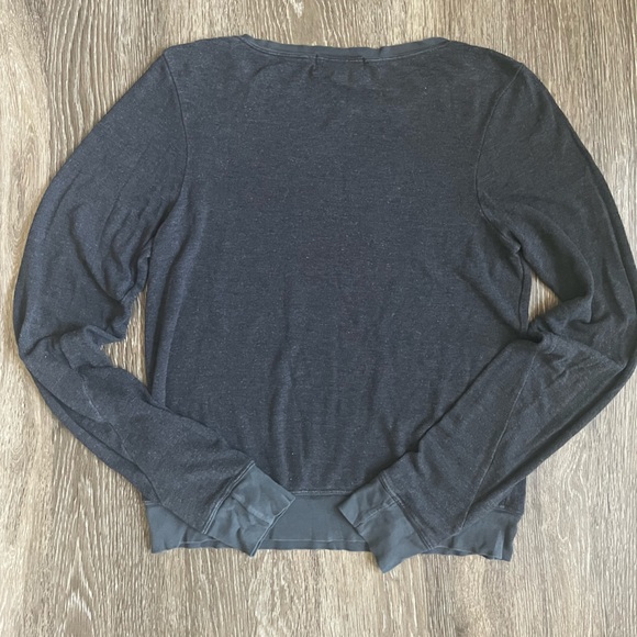 WildFox size xsmall long sleeve top - Picture 4 of 4